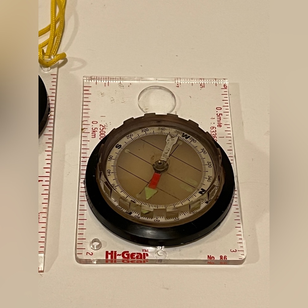 LOT OF 2 VINTAGE COMPASSES. - Picture 6 of 6